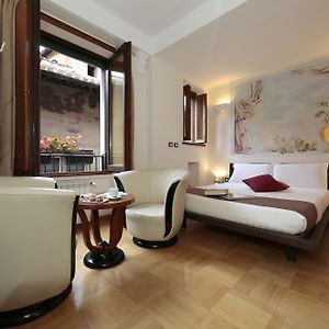 Camera standard con letto king size